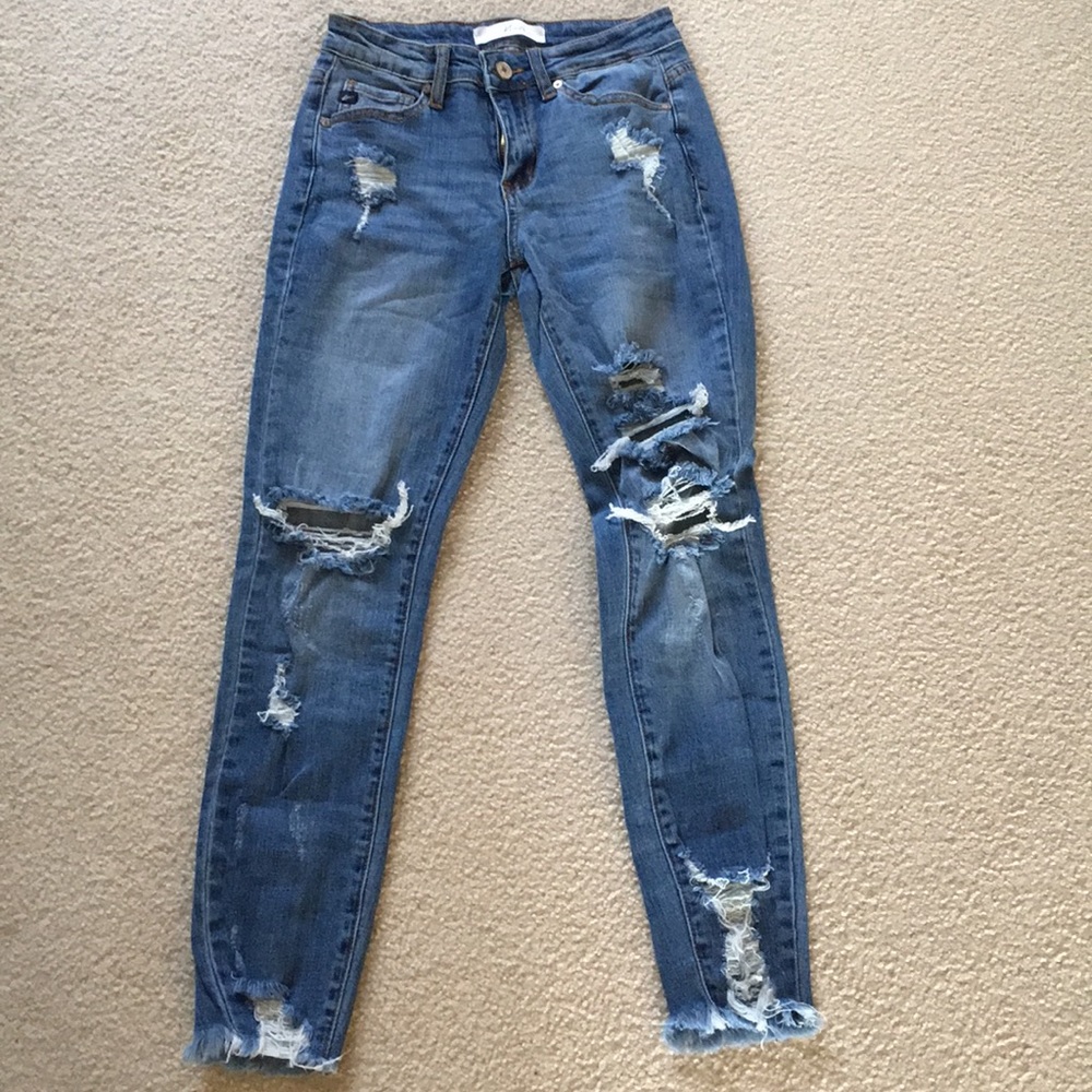 NWOT KanCan skinny crop distressed jeans